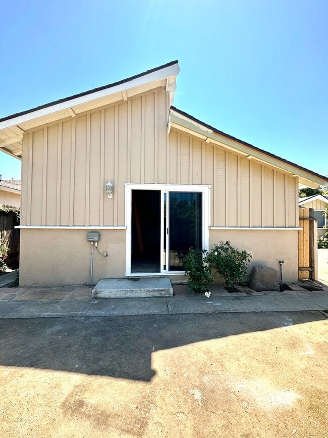 Building Photo - San Simeon Unit Studio Rental