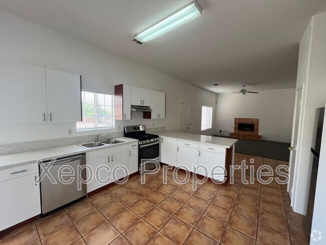 Building Photo - 53750 Avenida Alvarado Rental