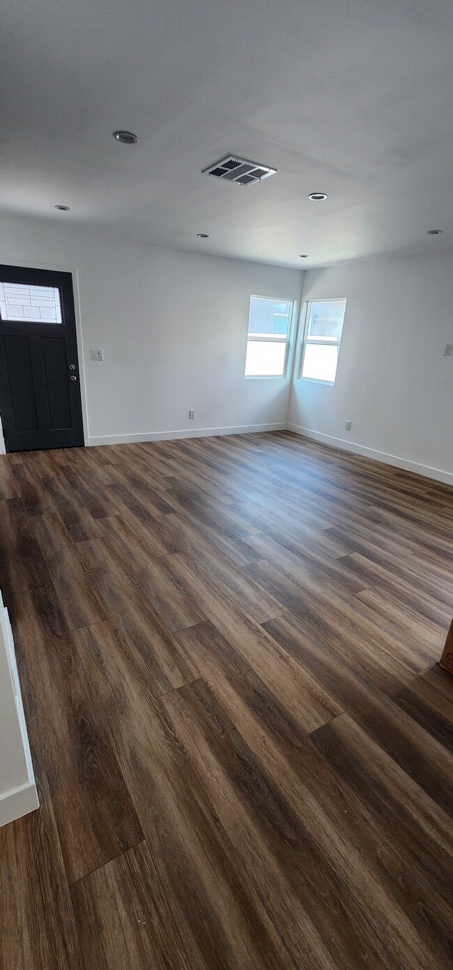 Photo - 2752 Thurman Ave