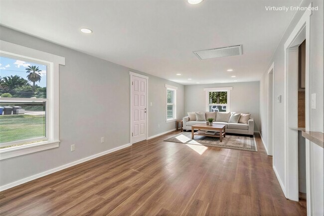 Photo - 1842 E Victoria Ave