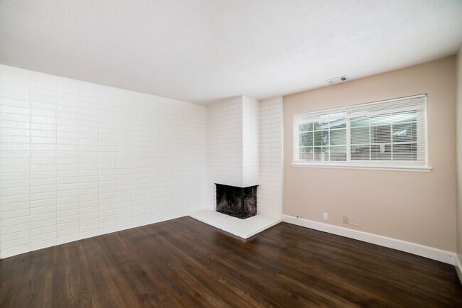 Photo - 2958 Gramercy St