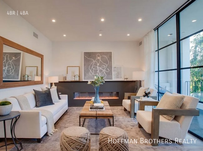 Photo - 1254 N Las Palmas Ave