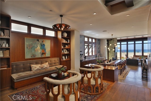 Photo - 3124 The Strand