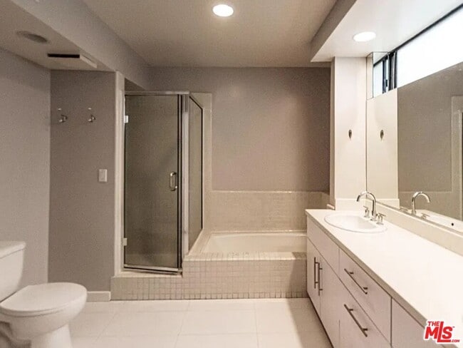 Photo - 1610 Camden Ave Unit E