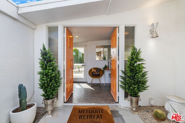 Photo - 1155 E Mesquite Ave