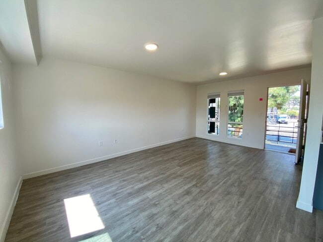 Photo - 2716 S La Brea
