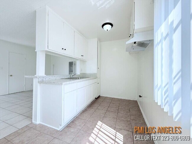 Photo - 1224 Normandie Ave Unit 2