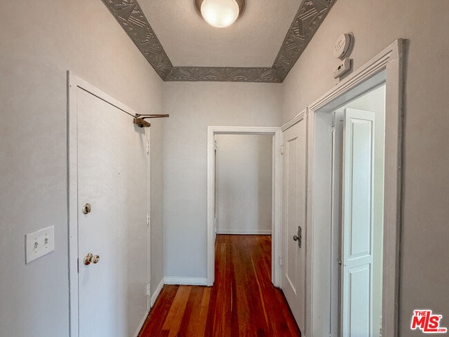 Photo - 1314 N HAYWORTH Ave Unit 303