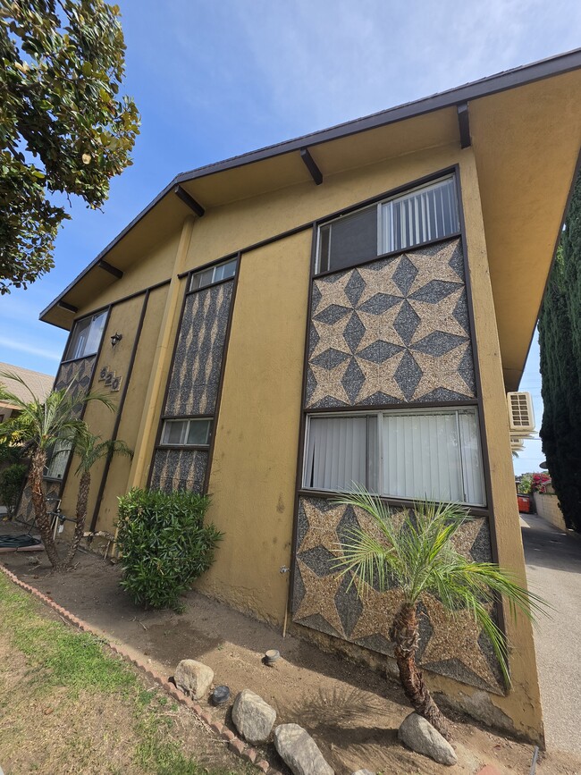 Photo - 620 W Lexington Dr Unit 5