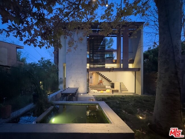 Building Photo - 615 Woodlawn Ave