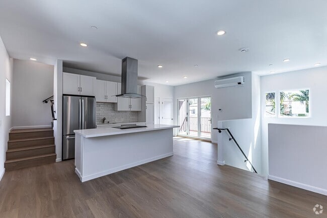 Building Photo - 1230 San Andres St Rental