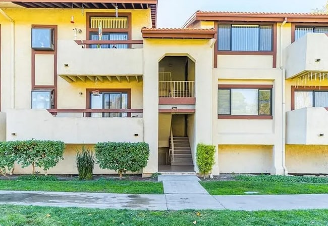 Photo - 18085 Sundowner Way Townhome