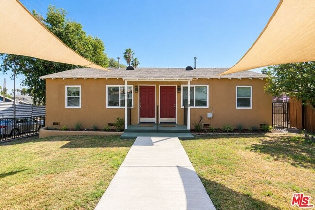 Building Photo - 5218 Navarro St
