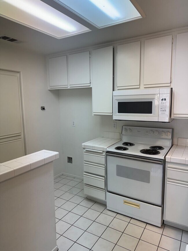 Photo - 1 Bedroom 1 Bathroom Available in Sierra V... Unit 2505