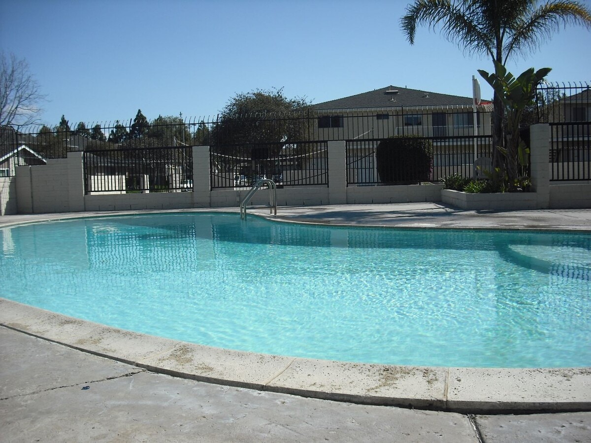 Must See 2 Br Townhouse with Marina Views - Must See 2 Br Townhouse with Marina Views