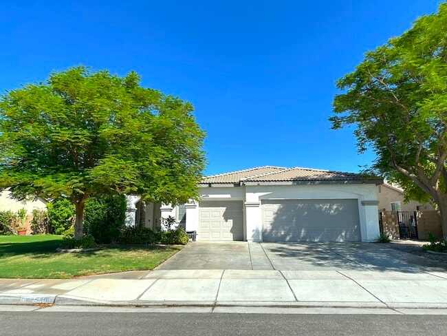 Building Photo - 47510 Stetson Ct