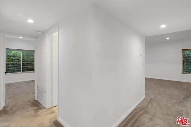 Photo - 14315 Riverside Dr
