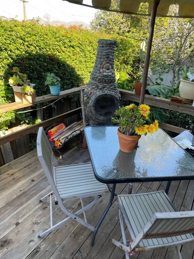 Building Photo - 487 Lado De Loma Dr