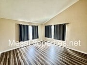 Photo - 677 E Highland Ct House