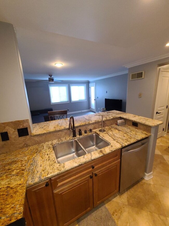 Photo - 1 bed 1 bath in UTC with great amenities Pool, hot tub, gym, underground parking. Unit 5309