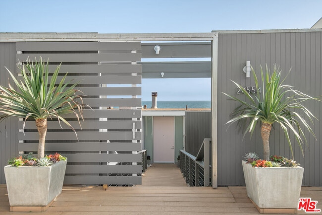 Photo - 24554 Malibu Rd