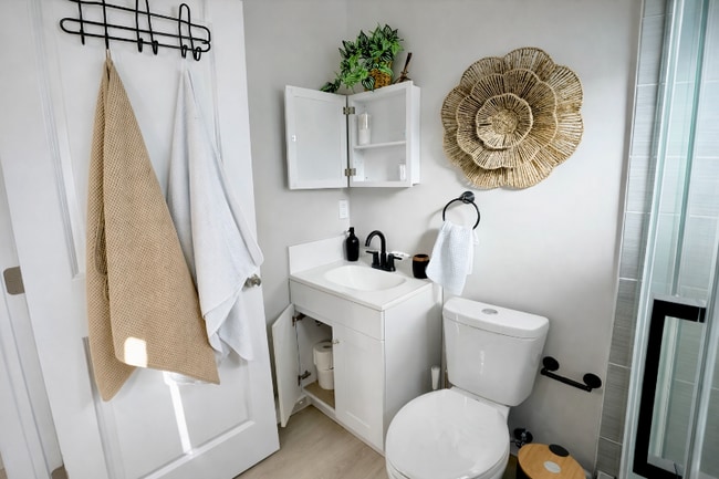 Photo - 148 E Rosslynn Ave