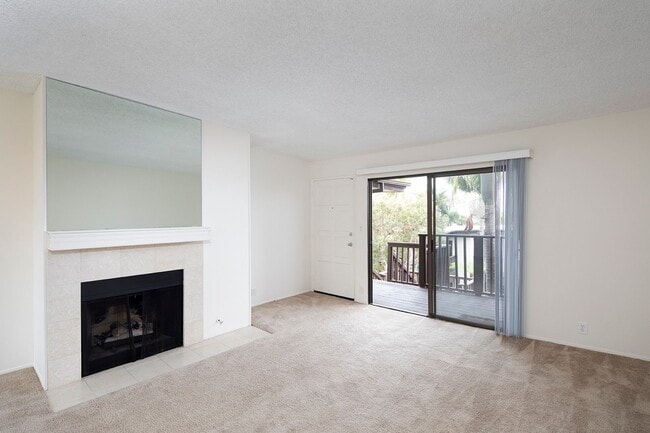Building Photo - Spacious Second Floor Unit 05 Rental