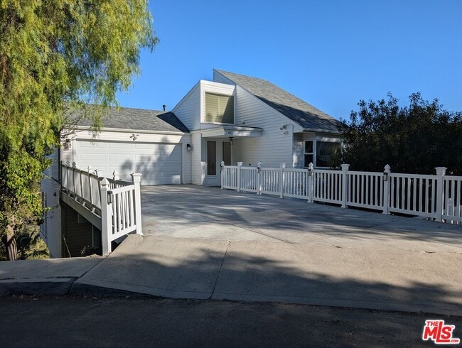 Building Photo - 21443 Iglesia Dr
