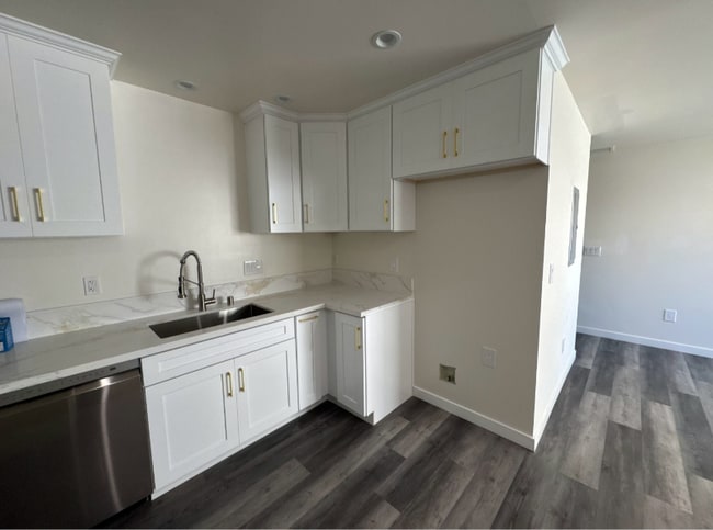 Photo - 3525 W Carson St Apartment Unit 7