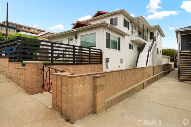 Building Photo - 740 W 27th St Unit 4 Rental