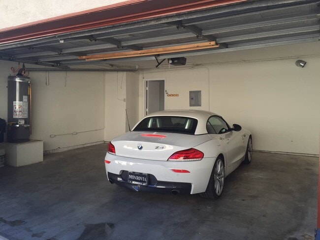 Building Photo - 1781 Bradbury Dr