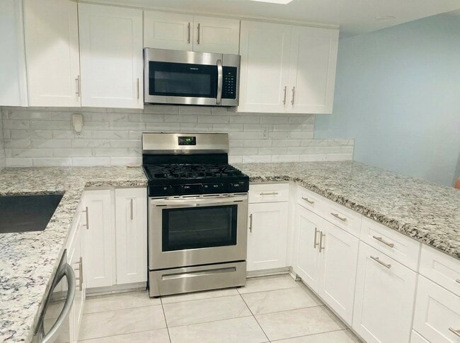 Photo - 4746 W 173rd St