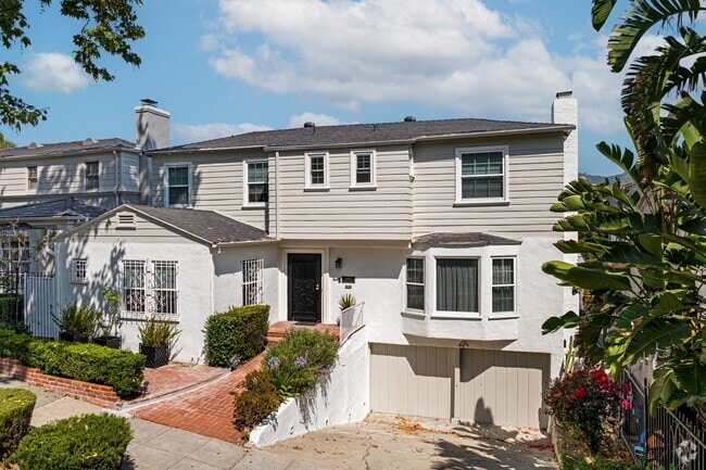 Building Photo - Stunning, remodeled rental in Historic Fra...