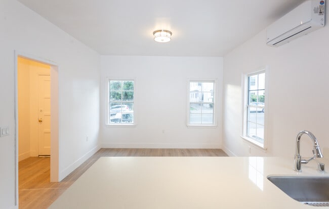 Photo - 1344-1350 N Alta Vista Blvd