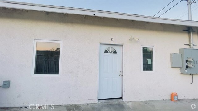 Building Photo - 1458 W Summit St Rental