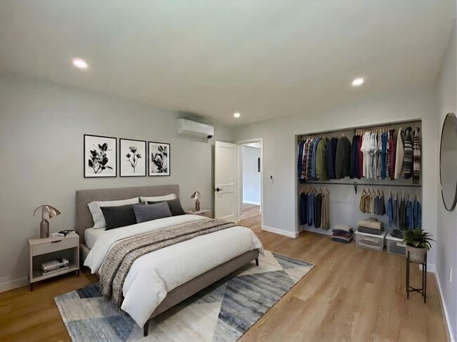 Photo - 3207 W 3rd St