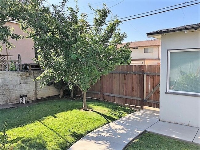 Photo - Cute 1-Bedroom Cottage in the Bungalow District w/ All Utilities Included