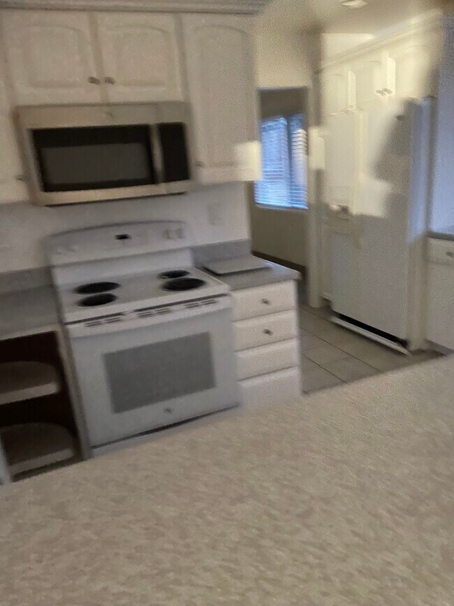 Photo - 2975 Governor Dr