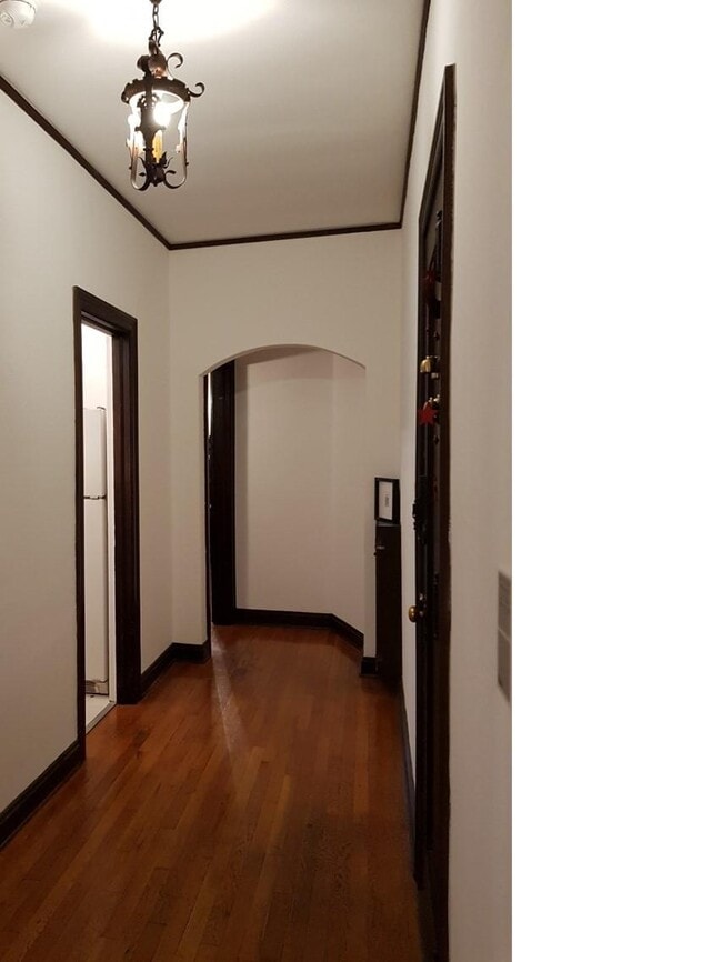 333-4 Hallway - 333 N Sycamore Ave