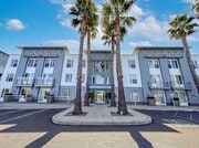 Photo - 1901 Victoria Ave