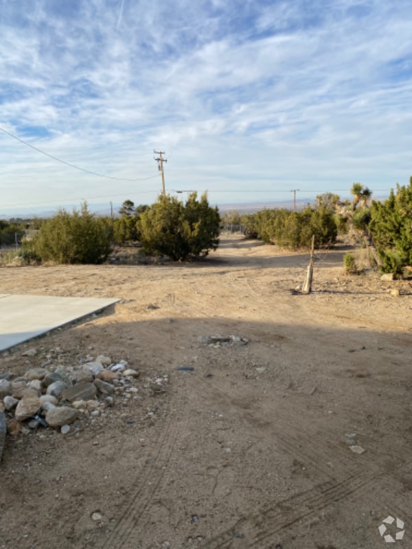 Building Photo - 873 Pinon Rd Rental