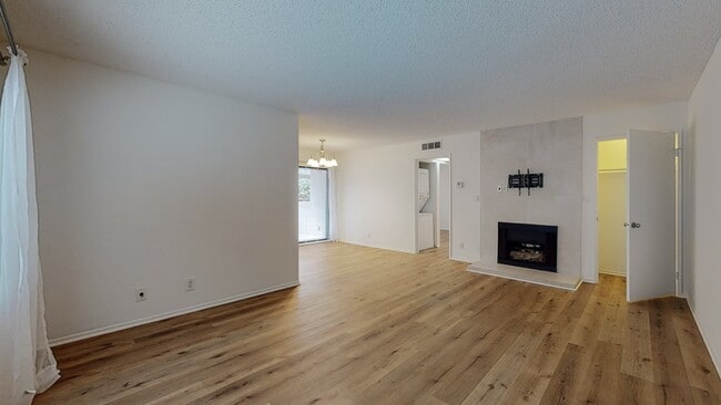Photo - 2349 S Bentley Ave