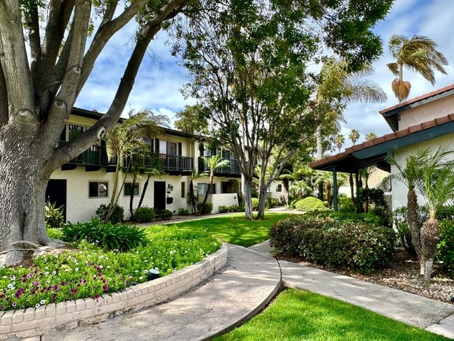 Photo - 3266 Loma Riviera Dr