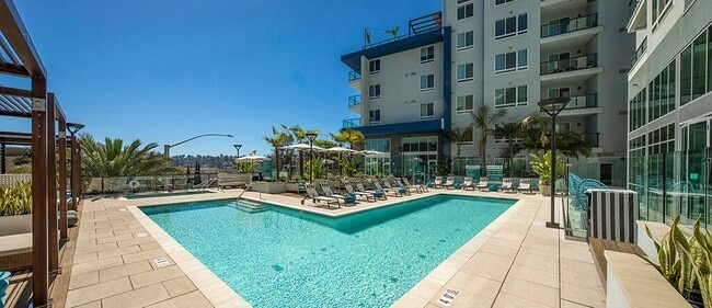 Building Photo - Rivair Apartment Homes