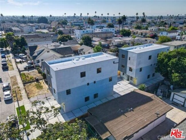 Photo - 624 W 83rd St House