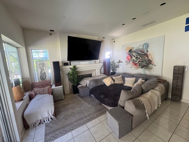 Photo - 670 Alagria Pl