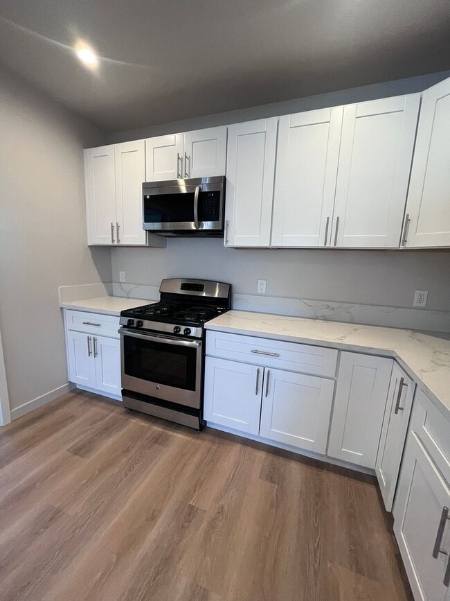 Photo - 819 7th St Unit 3