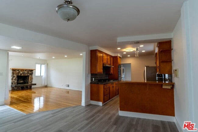 Photo - 443 Lomita St