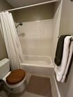 Secondary bathroom with bathtub - 22100 Burbank Blvd Unit 333