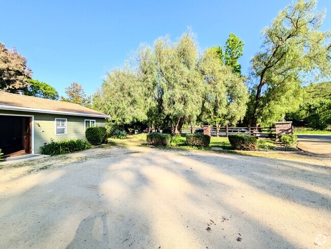 Building Photo - 2401 Stokes Canyon Rd Unit Studio Rental